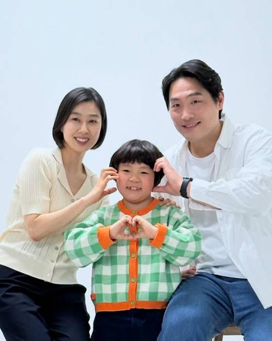 On the 7th, Park Ji-yeon posted on her personal account, I appeared as Woo-jins mother in Episode 5 of True Education.Park Ji-yeon said, Since its a show that deals with meaningful themes, I approached the role with even greater care.She also added, Please show your support.True Education is a drama that depicts the bold efforts of the Teacher Protection Bureau, which stands with victims to reform the school system.In the drama, Park Ji-yeon plays the role of a parent who bombards an elementary school teacher with malicious complaints. In particular, her line, The childs father is very angry, sparked outrage among viewers.