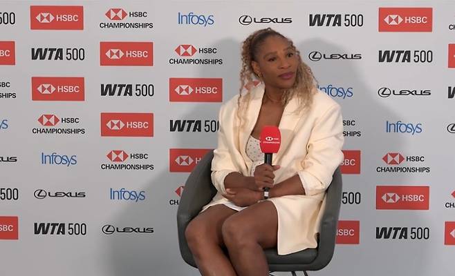 퀸즈클럽대회에서 컴백 인터뷰를 하는 세레나 윌리엄스. WTA