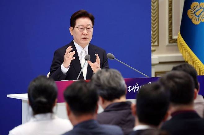 이재명 대통령이 8일 청와대 영빈관에서 열린 취임 1주년 기자회견에서 발언하고 있다. 2026.6.8 연합뉴스