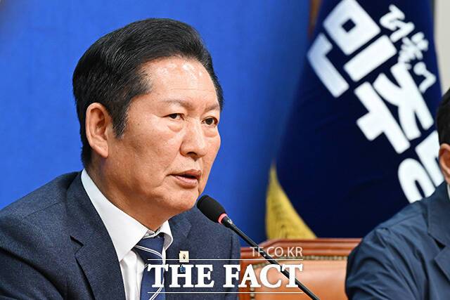 6·3 지방선거 결과를 두고 여당 내 강한 후폭풍이 불고 있다. 친명계를 중심으로 정청래 대표 책임론이 분출하고 있다. 사진은 정청래 민주당 대표. /남용희 기자