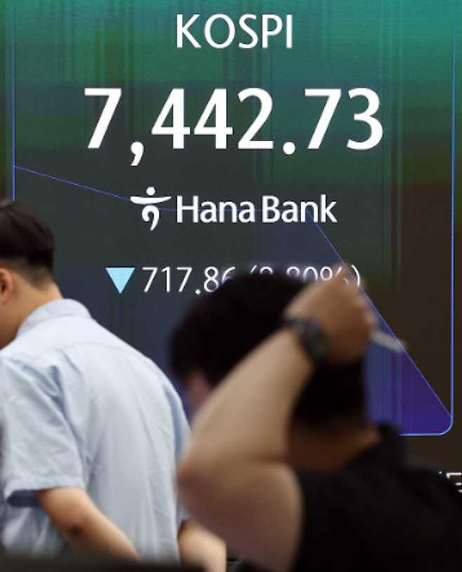 외국인은 지난 5월 8일부터 6월 8일까지 코스피와 코스닥 시장에서 총 59조5910억원을 순매도했다.ⓒ연합뉴스
