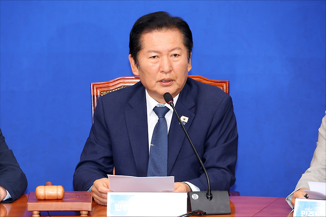 정청래 더불어민주당 대표가 10일 오전 서울 여의도 국회에서 열린 더불어민주당 최고위원회의에서 모두발언을 하고 있다. ⓒ데일리안 홍금표 기자
