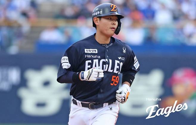 올 시즌 KBO리그 포수 중 가장 두각을 나타내고 있는 허인서. 허인서는 9일 기준 리그 홈런 공동 8위에 이름을 올릴 정도로 맹활약을 이어가고 있다. 상무에서 병역을 이행한 군필 포수로 아이치·나고야 아시안게임(AG) 야구 대표팀 최종 엔트리 승선에 기대를 모으고 있다. 한화 제공