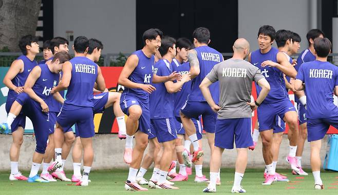 ▲ 2026 북중미 월드컵에 출전하는 한국 축구 국가대표팀 선수들이 8일(현지시간) 멕시코 과달라하라 인근 사포판의 치바스 바예 베르데에서 훈련하고 있다. 연합뉴스