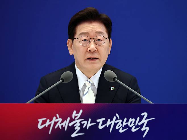 이재명 대통령이 8일 청와대 영빈관에서 열린 취임 1주년 기자회견에서 발언하고 있다. / 사진=연합뉴스