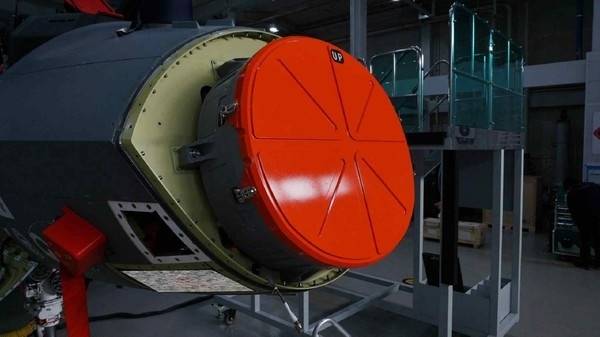 한국형 전투기 KF-21에 장착된 국산 에이사(AESA) 레이더. AESA 레이더 국산화는 KF-21의 수출 자율성을 높이는 핵심 변수로 꼽힌다. 서울신문 DB