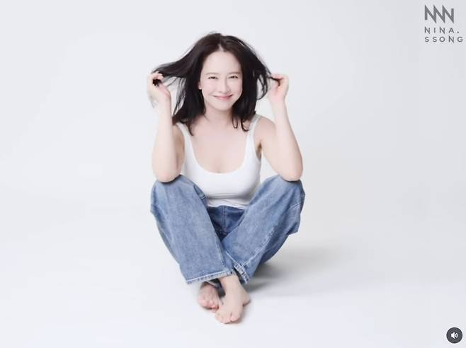 On the 10th, Song Ji-hyo shared a new lingerie pictorial for her brand via social media, declaring 2026 NEW IN.In the video and photos, she showcased various lingerie products with a confident and lively vibe.Song Ji-hyo also transformed into a hip look by pairing just a bra top over jeans.Song Ji-hyo launched her lingerie brand last year after eight years of preparation. At the time, she appeared on the YouTube channel Jim Jong-guk and stated, For eight years, I consistently thought about it, looked at fabrics, and tried doing it on my own. Sewing is a hobby for me, but I felt I absolutely couldnt manage it on my own, so I started a company. She added, While lingerie meant for show is nice for special occasions, I thought that since the lingerie I wear daily is the first thing I put on, it should be comfortable and have a great fit.Song Ji-hyos lingerie brand has even opened global stores in Indonesia, the Philippines, Malaysia, Thailand, Vietnam, Taiwan, Hong Kong, and China.