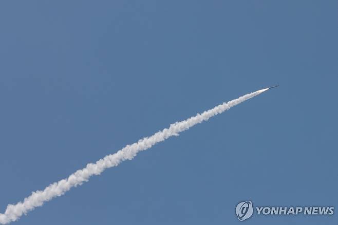 이란이 발사한 미사일 [AFP=연합뉴스 자료사진. 재판매 및 DB 금지]