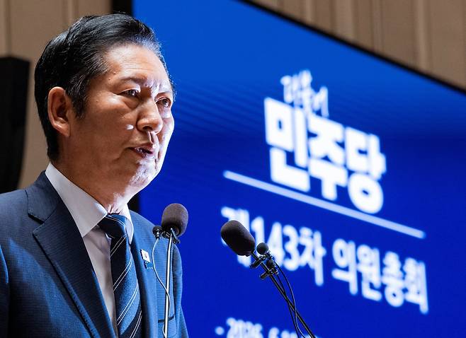 더불어민주당 정청래 대표가 11일 국회에서 열린 의원총회에서 발언하고 있다. /연합뉴스