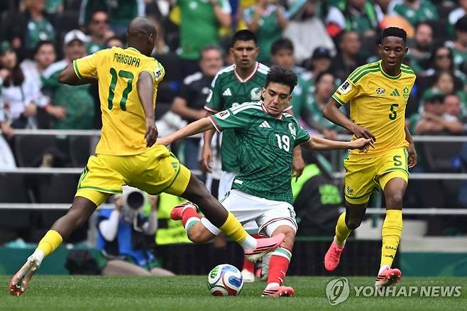▲ 멕시코와 남아공의 개막전 경기 모습 [AFP=연합뉴스]
