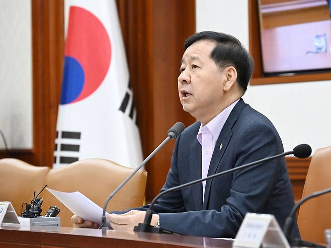 구윤철 부총리 겸 재정경제부 장관이 12일 서울 종로구 정부서울청사에서 열린 ‘비상경제본부회의 겸 경제관계장관회의’를 주재, 모두발언을 하고 있다. 사진 제공=재정경제부