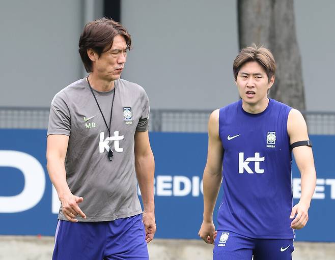 ▲ 홍명보 축구대표팀 감독은 선수들과 대화하며 서로를 알아가는 것에 집중했다. ⓒ연합뉴스