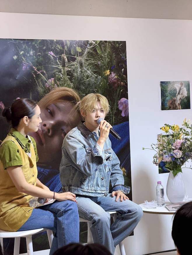 'TXT 연준' 담은 예술적 여정..페트라 콜린스와 함께한 감각적 사진전