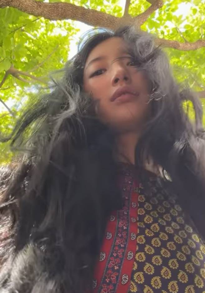 Singer and actress Bae Suzy captivated fans attention by showcasing flawless visuals in photos and videos posted on her social media. Song Hye-kyo and Lee Min-jung left comments on the post, revealing their special affection for Bae Suzy.On the 12th, Bae Suzy posted photos and videos on her account wearing a mini dress with a vibrant pattern. In particular, she flaunted her distinct features and unchanging innocent beauty even from a challenging angle looking up from below.Bae Suzy also added to her approachable charm by releasing a video showing her playfully sticking her toes out of her shoe. Upon seeing this, Song Hye-kyo expressed his affection with a heart emoji, while Lee Min-jung drew attention with a witty comment.Meanwhile, Bae Suzy is scheduled to continue her acting career by appearing in the Disney+ original series Bewitched, which is set to be released this year.