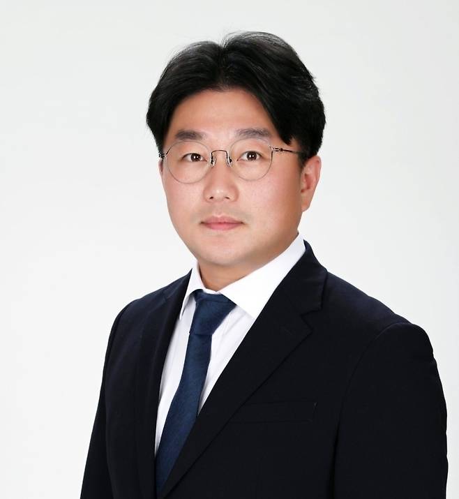 ▲ 오는 7월 1일 제13대 수원특례시의회 출범을 앞두고 의장 출마를 선언한 이희승 의원이 "시민이 체감하는 변화를 만드는 의회, 시민이 자랑스러워하는 의회를 만들겠다"며 의회 운영 구상을 밝혔다. /사진제공=수원특례시의회