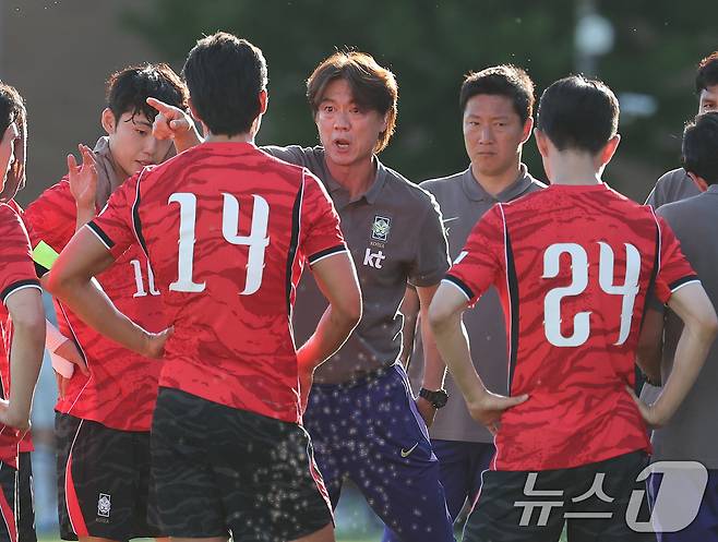 홍명보 대한민국 축구대표팀 감독이(가운데) 2026.6.4 ⓒ 뉴스1 임세영 기자