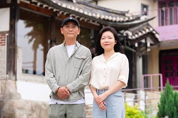 '허수아비'의 박준우 감독(왼쪽)과 이지현 작가 [사진=ENA]
