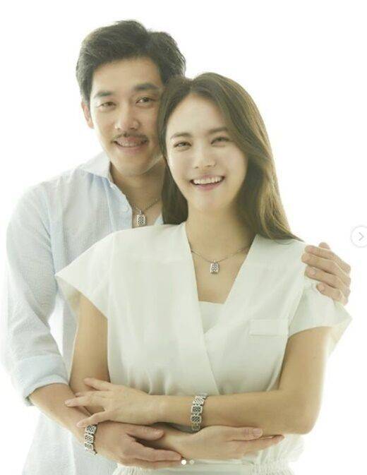 이용규 전 플레잉코치의 음주운전 사고 여파가 아내인 배우 유하나에게까지 번지고 있다. / 유하나 SNS