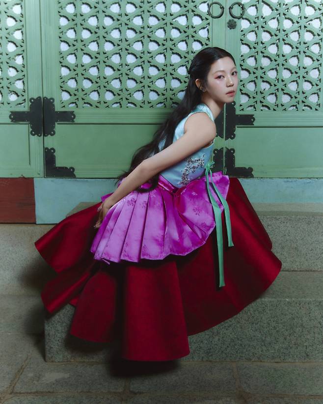 The female duo dodree has raised anticipation for their comeback by releasing concept photos for Lilac, the lead track from their second digital single. In these photos, the members create a mysterious atmosphere by wearing modern reinterpretations of hanbok against the backdrop of a traditional Korean house.Dodree unveiled the concept photos for Lilac via their official social media accounts on the 13th. In the released images, the members exude a unique aura through styling that blends traditional spaces with vibrant makeup.Lilac is a song that tells the love story of a shy yet bold girl, serving to set the stage for their official comeback. Composed of Na Young-ju and Lee Song-hyun, who majored in traditional Korean music and dance, Dodri presents the K-rossover Pop genre, which blends tradition and modernity.Dodris pre-release track Lilac will be released on the 17th at 6 p.m. via various online music platforms. Their second digital single is scheduled to be released on the 24th.