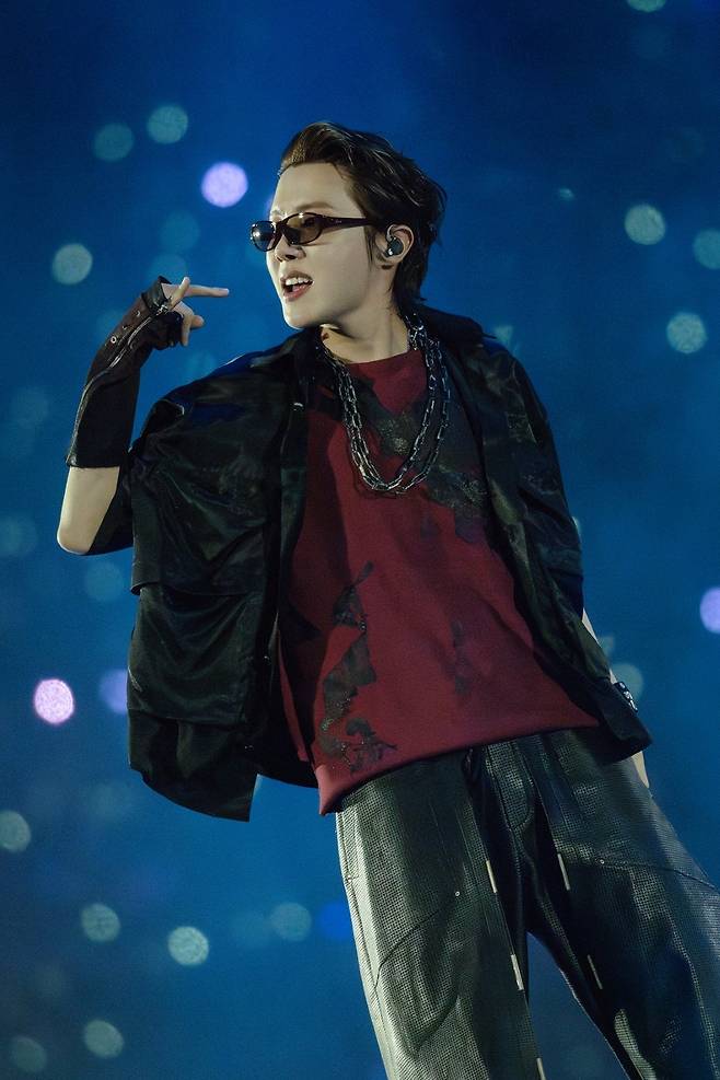 To celebrate their 13th debut anniversary, BTS held a two-day concert in Busan and shared a meaningful time with a total of 110,000 fans. The concert was held in the format of a birthday party with ARMYs from around the world, and fans welcomed the members with a massive wave and a birthday song.During the concert, a special segment of the Arirang world tour called ARMY Time was held, further energizing the atmosphere. ARMY Time featured a limited-edition stage where the group performed songs selected at random by region, receiving an enthusiastic response from fans.Their agency, Big Hit Music, announced that approximately 110,000 people attended the Busan concert. Through their ongoing Arirang world tour, BTS is scheduled to hold 85 concerts in 34 cities worldwide, reaching over 6 million fans.