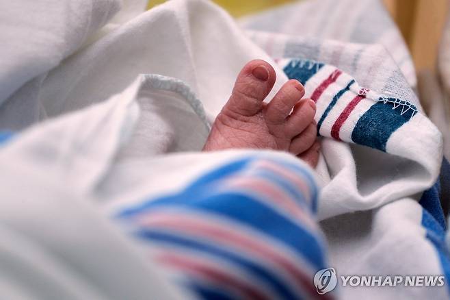 신생아 [AP=연합뉴스 자료사진. 재판매 및 DB 금지]