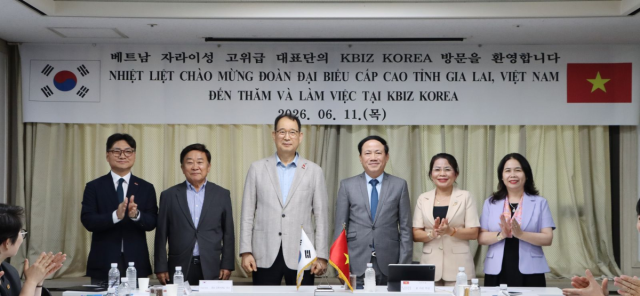 자라이성 인민위원회 위원장과 대표단이 한국 중소기업중앙회(KBIZ)와 회의를 하고 있다. [사진=자라이성 인민위원회]
