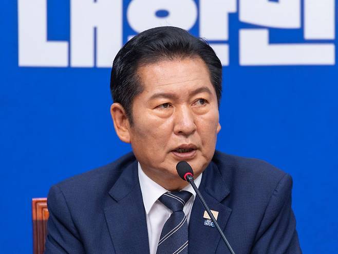 정청래, '살얼음판' 최고위원회의에서 발언   (서울=연합뉴스) 황광모 기자 = 더불어민주당 정청래 대표가 15일 국회에서 열린 최고위원회의에서 발언하고 있다. 2026.6.15   hkmpooh@yna.co.kr (끝)  〈저작권자(c) 연합뉴스, 무단 전재-재배포, AI 학습 및 활용 금지〉