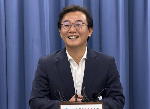 기자간담회 하는 전재수 부산시장 당선인 [촬영 김선호 기자]