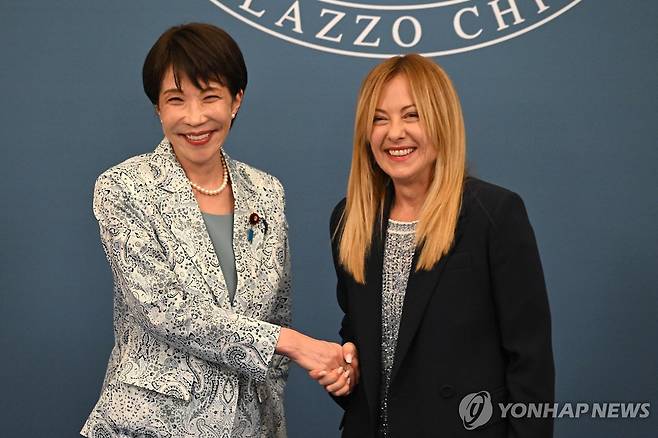 다카이치 일본 총리와 멜로니 이탈리아 총리 [AFP=연합뉴스. 재배포 및 DB 금지]