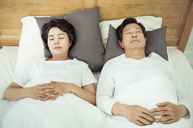 충분히 수면했더라도 여성은 수면 질 저하를 호소하고 남성은 수면 질을 높게 평가한다는 연구 결과가 나왔다./사진=클립아트코리아