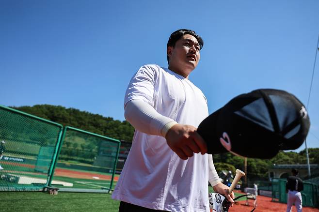 15일 울산 선수단 훈련에 처음 합류한 최지만의 모습. 울산 제공