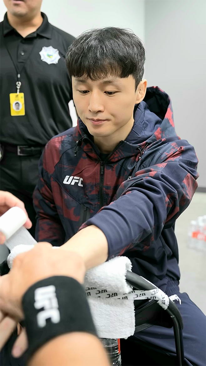 명예의 전당 헌액자 ‘코리안 슈퍼보이’ 최두호가 2026년 5월 미국 네바다주 엔터프라이즈 메타 에이펙스에서 UFC 파이트 나이트 276 코-메인이벤트를 준비하고 있다. 사진=TKO