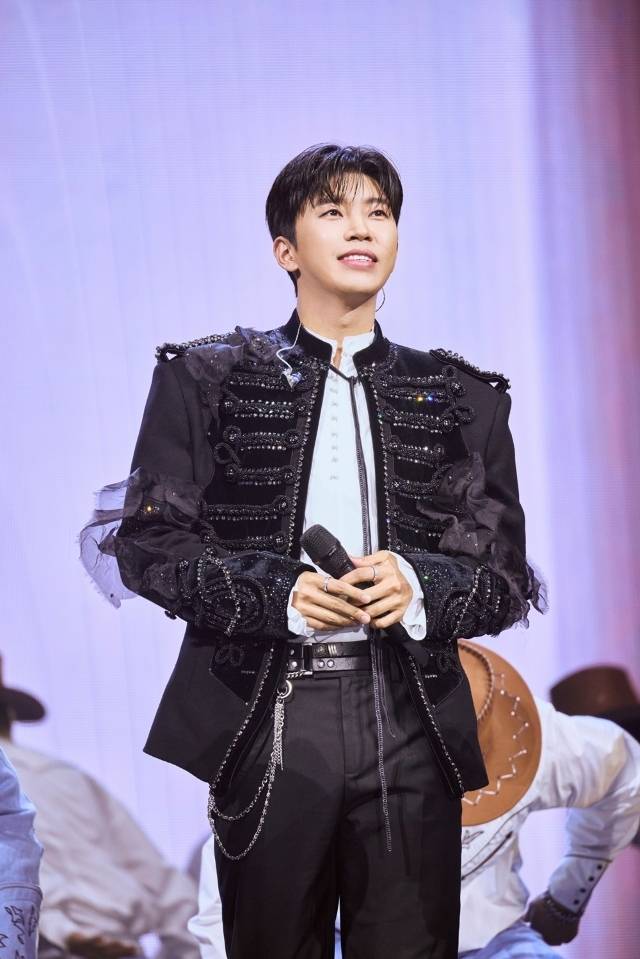 가장 높은 곳에 섰음에도 시선은 늘 가장 낮은 곳을 향하는 임영웅과 팬덤 ‘영웅시대’의 눈부신 동행은 묵직한 울림을 던진다. /사진=물고기뮤직
