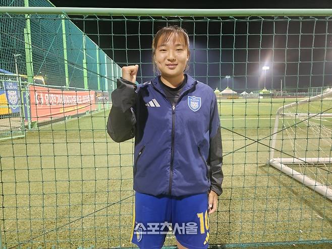 청운중 임지혜가 15일 경남 합천군민체육공원에서 열린 ‘2026 스포츠케이션 명품도시 합천에서 펼쳐지는 제34회 여왕기 전국여자축구대회’ 중등부 전남광영중과 경기를 마친 후 본지와 인터뷰에 응하고 있다. 합천 | 강윤식 기자 skywalker@sportsseoul.com