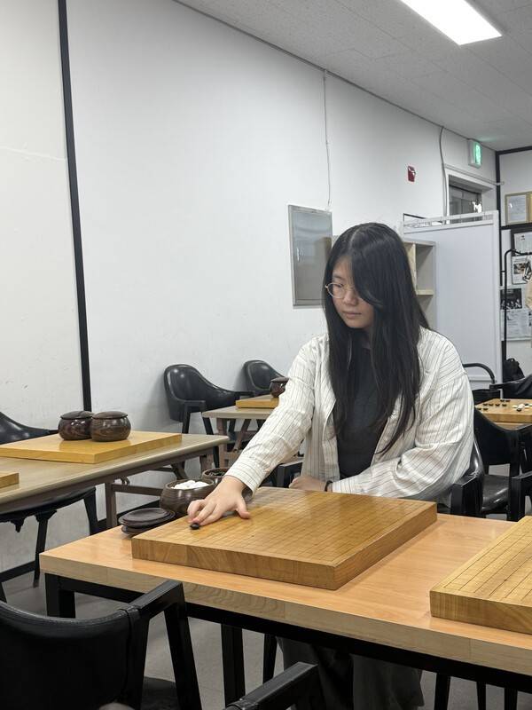 정지율 선수가 훈련장에서 몰입하며 하림여자국수전 대회 준비 훈련을 하고 있다./사진=이윤 기자