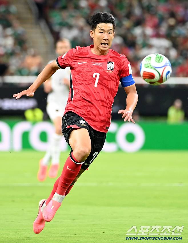 12일(한국시각) 멕시코 과달라하라 사포판의 에스타디오 과달라하라에서 열린 2026 북중미월드컵 대한민국과 체코의 경기. 손흥민이 돌파를 시도하고 있다. 사포판(멕시코)=허상욱 기자wook@sportschosun.com/2026.06.12/