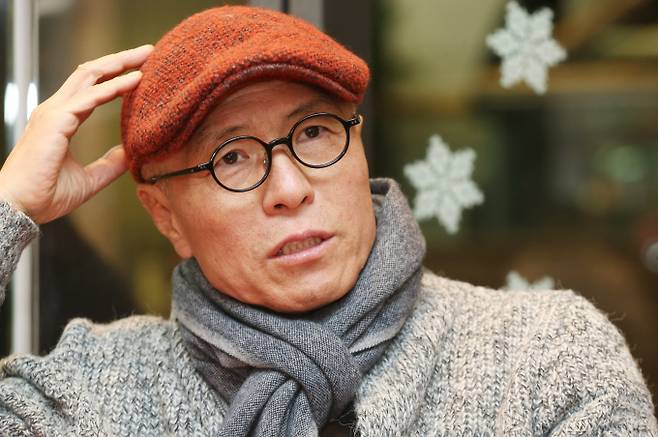 허영만 화백이 건강상 문제로 대외 활동을 중단한다. 사진은 2014년 1월21일 머니투데이와 인터뷰 중인 허 화백의 모습. /사진=머니투데이