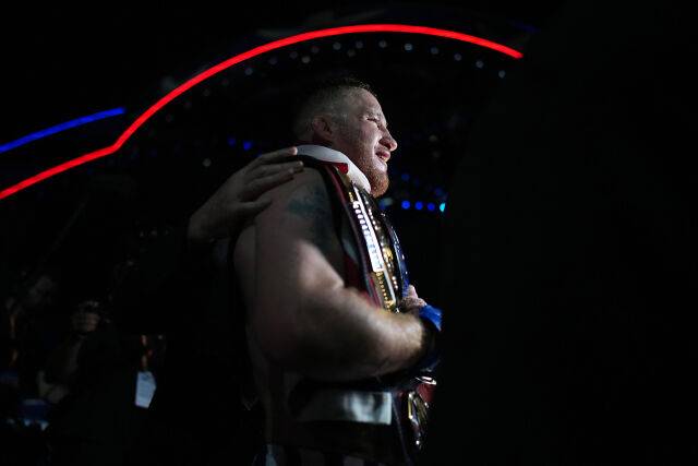 챔피언 벨트를 멘 게이치. /UFC 제공