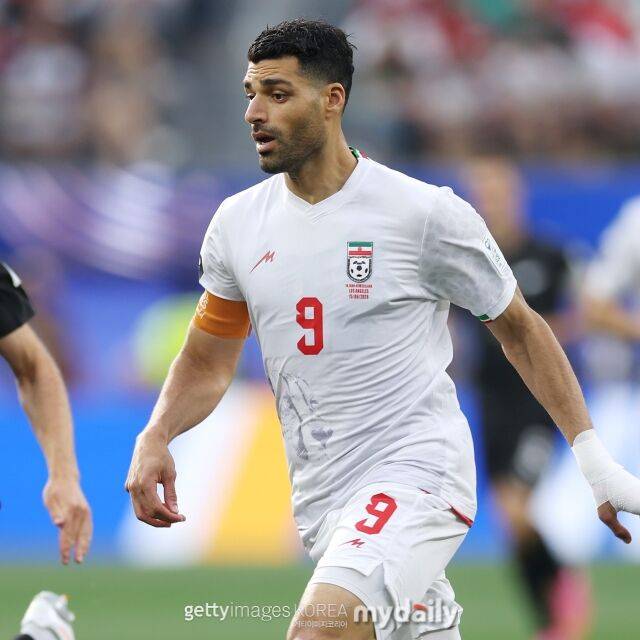 이란 축구대표팀이 16일 로스앤젤레스 스타디움에서 열린 뉴질랜드와의 2026 국제축구연맹(FIFA) 북중미 월드컵 G조 1차전에서 2-2로 비긴 뒤 이동 제한 조치에 불만을 드러냈다./게티이미지코리아