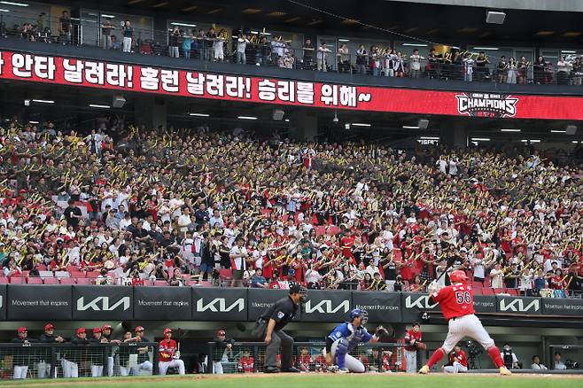 KIA 타이거즈의 경기 및 응원 장면. KIA 제공