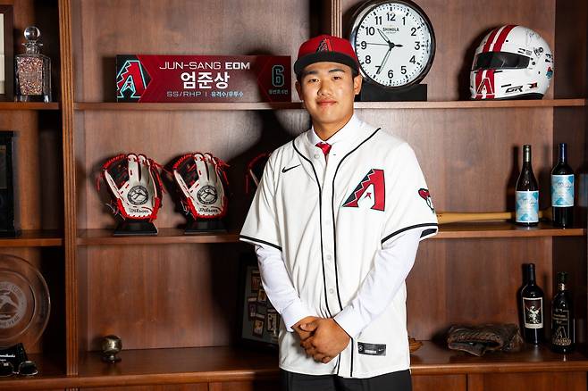 덕수고 엄준상이 MLB 애리조나와 150만 달러에 사인하며 빅리그 여정을 시작했다. 사진제공ㅣ리코스포츠에이전시