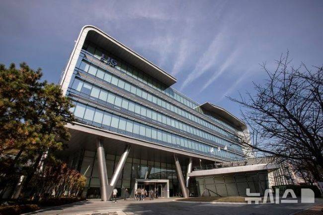 방산업체인 LIG D&A가 함정 전투체계용 AI 플랫폼의 연내 시제품 공개를 목표로 개발을 진행 중이다. /사진=뉴시스