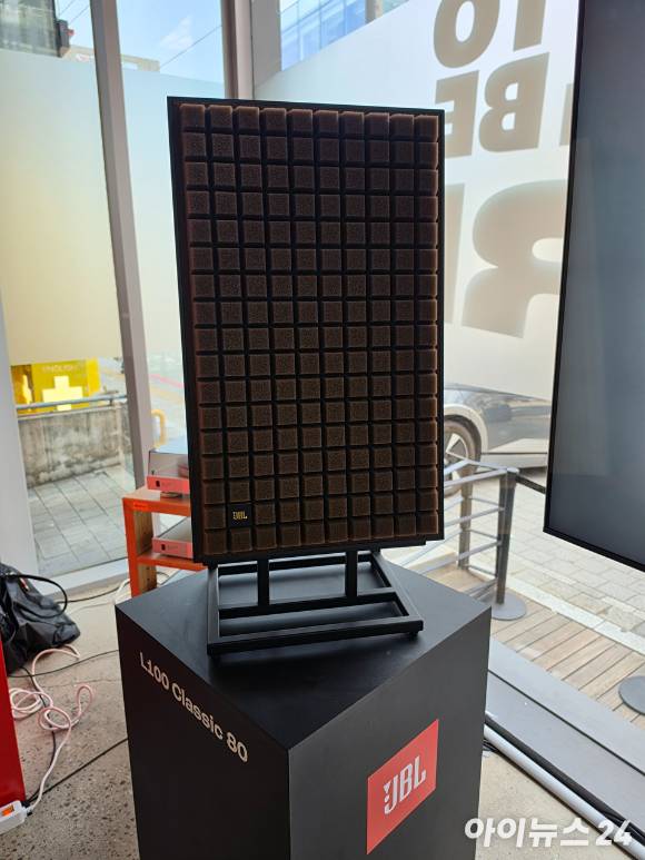 JBL L100 클래식 80 제품. [사진=황세웅 기자]