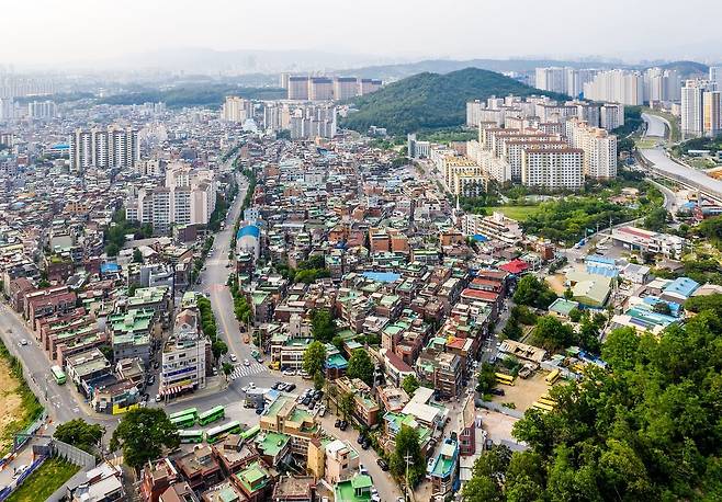 서울 강남권에서 저평가된 재개발 사업지로 평가받는 마천3구역 전경. 현재 감정평가 막바지 단계다. 사진 서울시