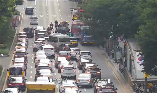 서울 강남구 역삼역 인근서 5중 추돌사고…11명 부상 [독자 제공. 재판매 및 DB 금지]