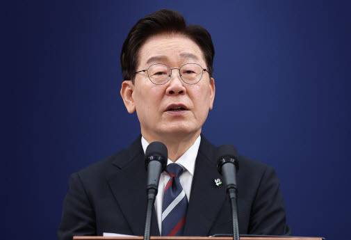 이재명 대통령이 19일 청와대 춘추관에서 G7참석·유럽순방 결과 브리핑을 하고 있다.(사진=연합뉴스)