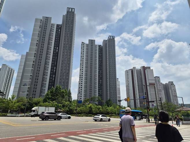 18일 경기도 화성 동탄역시범더샵센트럴시티아파트 전경. 심성아 기자