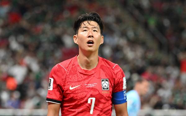 19일 오전 10시(한국시각) 열리는 2026 북중미 월드컵 멕시코전에 참여하는 홍명보호 선발 라인업이 공개됐다. 사진은 지난 12일(한국 시간) 멕시코 과달라하라 에스타디오 아크론에서 열린 2026 북중미월드컵 A조 예선 대한민국-체코전에서 손흥민이 회심의 슈팅이 빗나가자 아쉬워하는 모습. /사진=스타뉴스