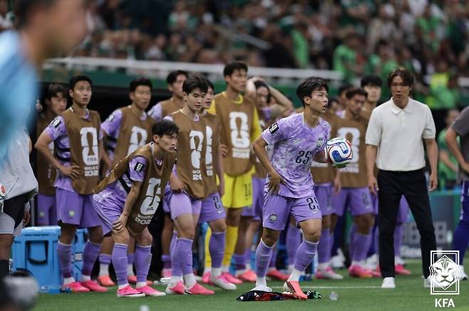 ▲ 홍명보 감독이 지휘하는 한국 축구대표팀은 19일 멕시코 사포판의 과달라하라 스타디움에서 열린 2026 북중미 월드컵 조별리그 A조 2차전에서 멕시코에 0-1로 석패했다. ⓒ대한축구협회