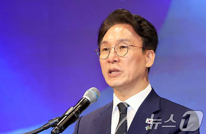 김민석 국무총리가 19일 서울 용산구 전쟁기념관 피스앤파크 컨벤션에서 열린 2026년 호국보훈의 달 정부포상식에서 축사를 하고 있다. 2026.6.19 ⓒ 뉴스1 이호윤 기자